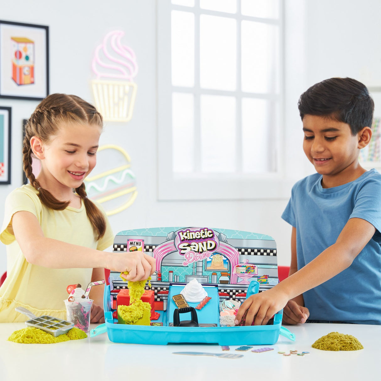 Kinetic Sand Diner Foldbar Sand Box