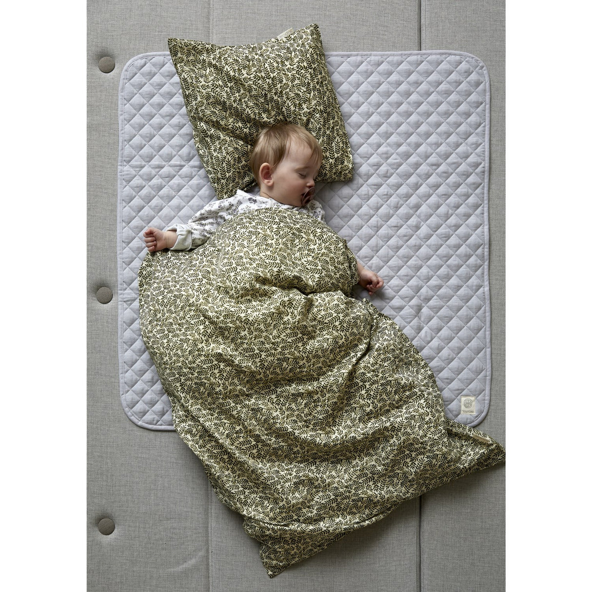 by KlipKlap Jungle Laurel Leaf Bedding