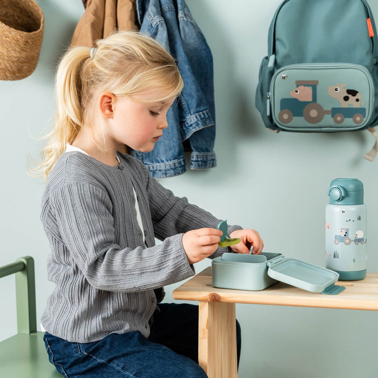 DonebyDeer Blue Tiny Farm Insulated Straw Bottle