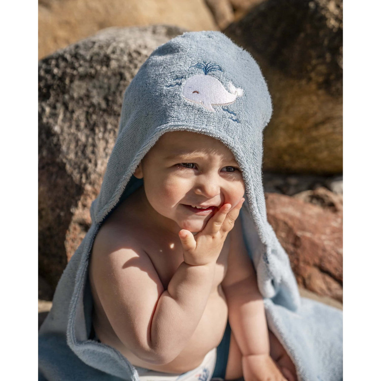 FILIBABBA Christian's Whale Tales Broderet Badehåndklæde With Hood GOTS