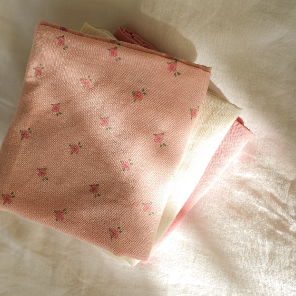 That's Mine Tiny Roses Bora Muslin Cloth 3-Pack