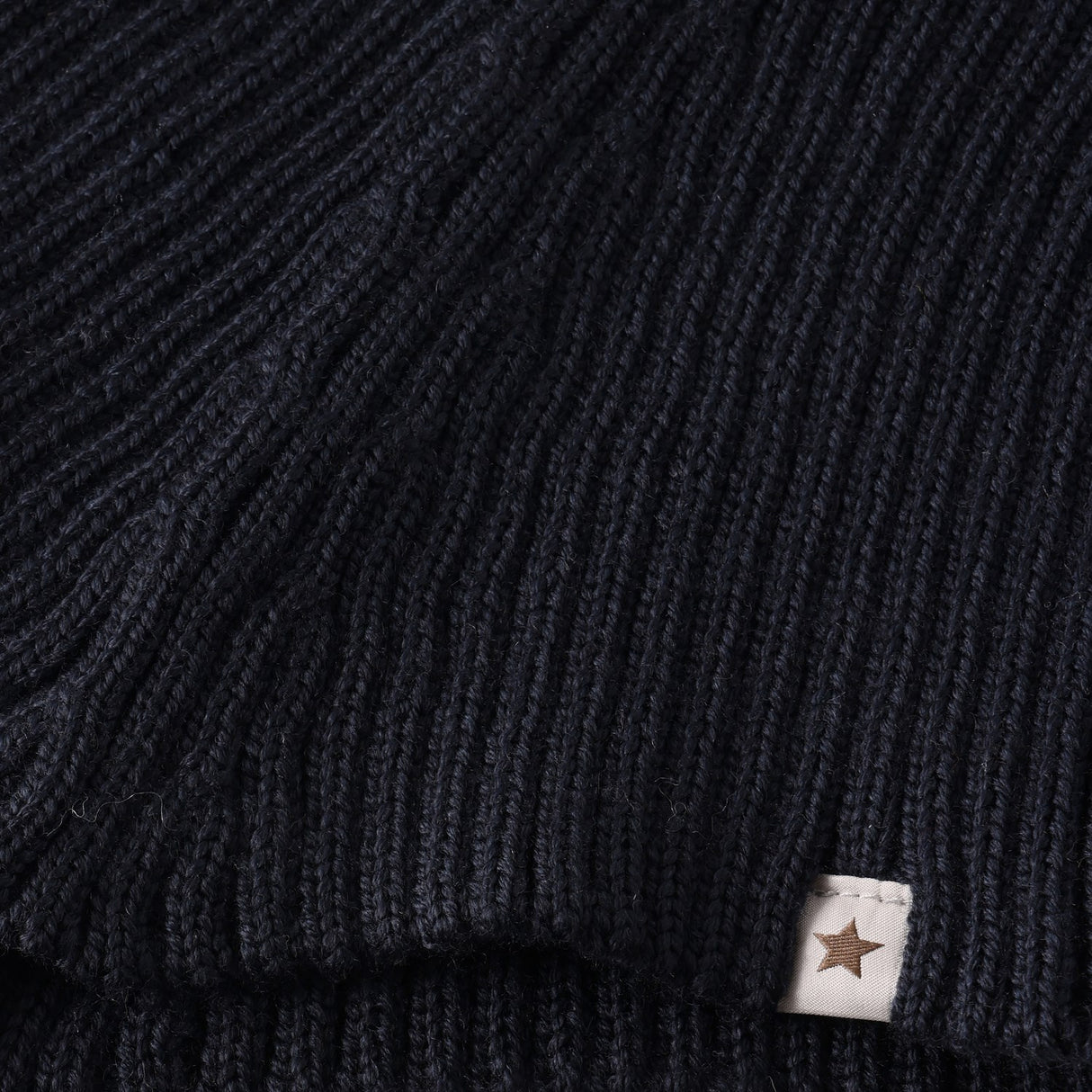 Huttelihut Dark Navy Neck Warmer Wool Knit