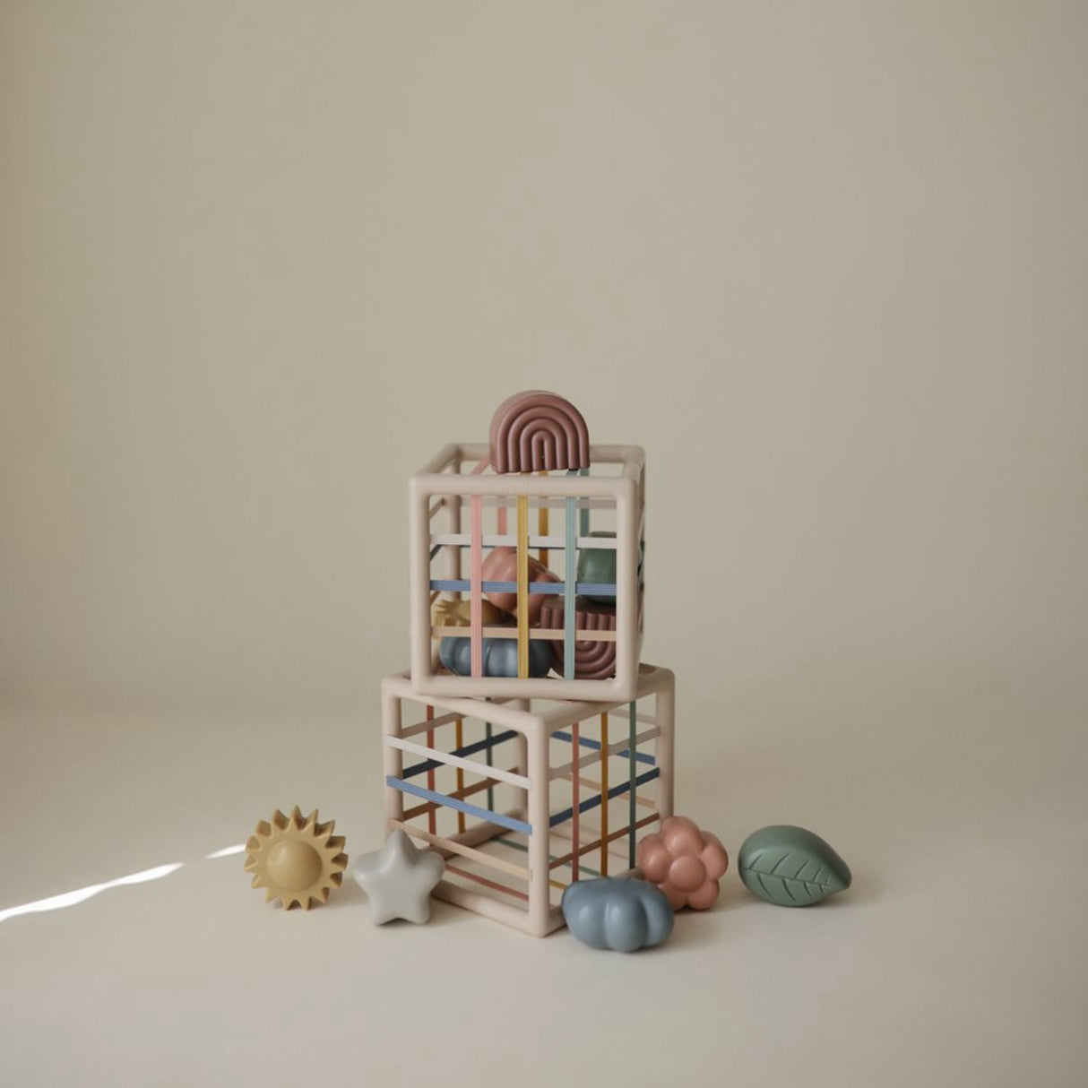 Mushie Original Mushie Elastic Shape Sorter