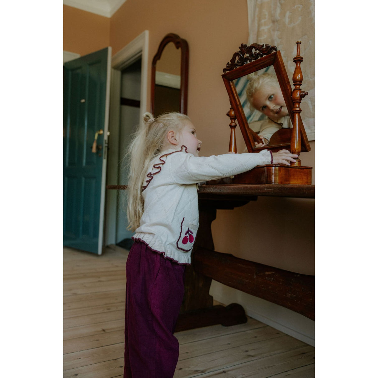 Fliink Sandshell Nova Embr. Ruffle Cardigan