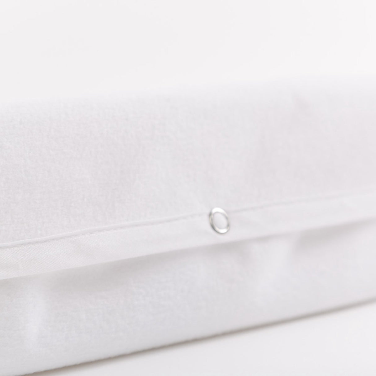 Doomoo White Narrow Wedge Pillow