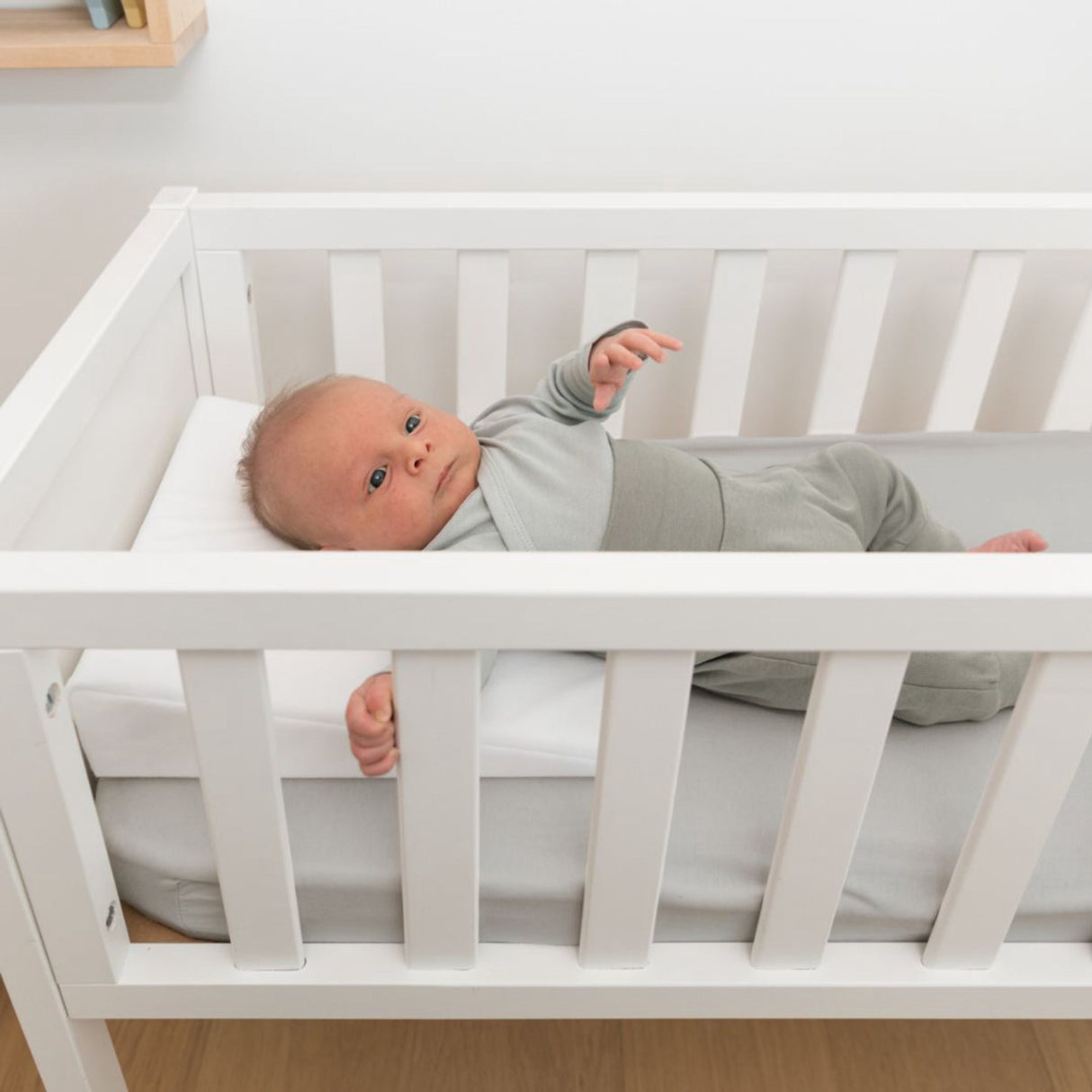 Doomoo White Narrow Wedge Pillow