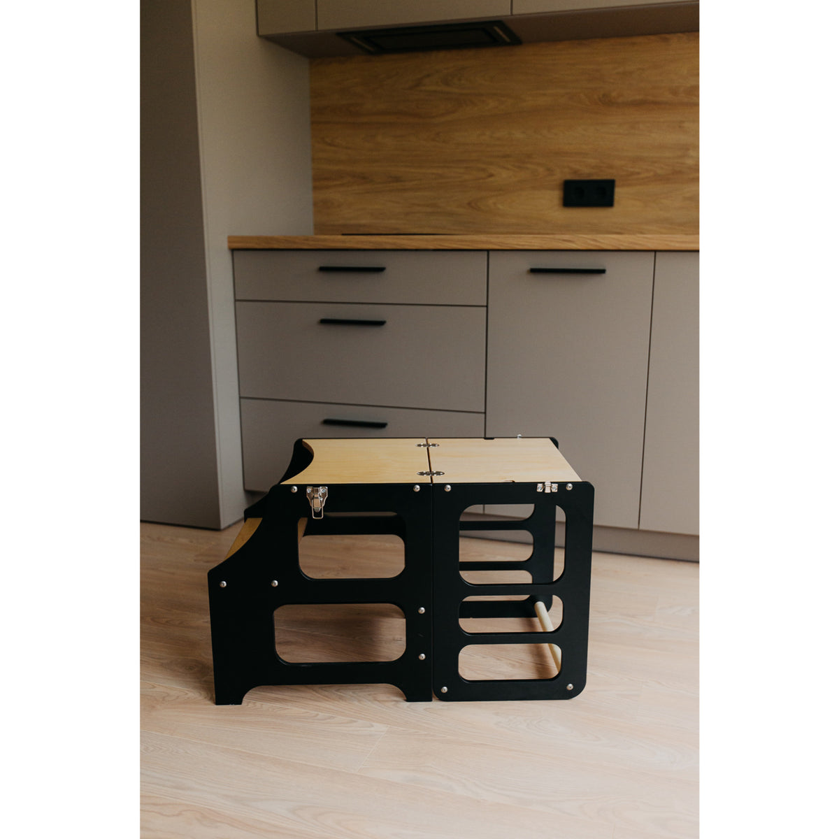 Duck Woodworks Black Foldable EC Tower