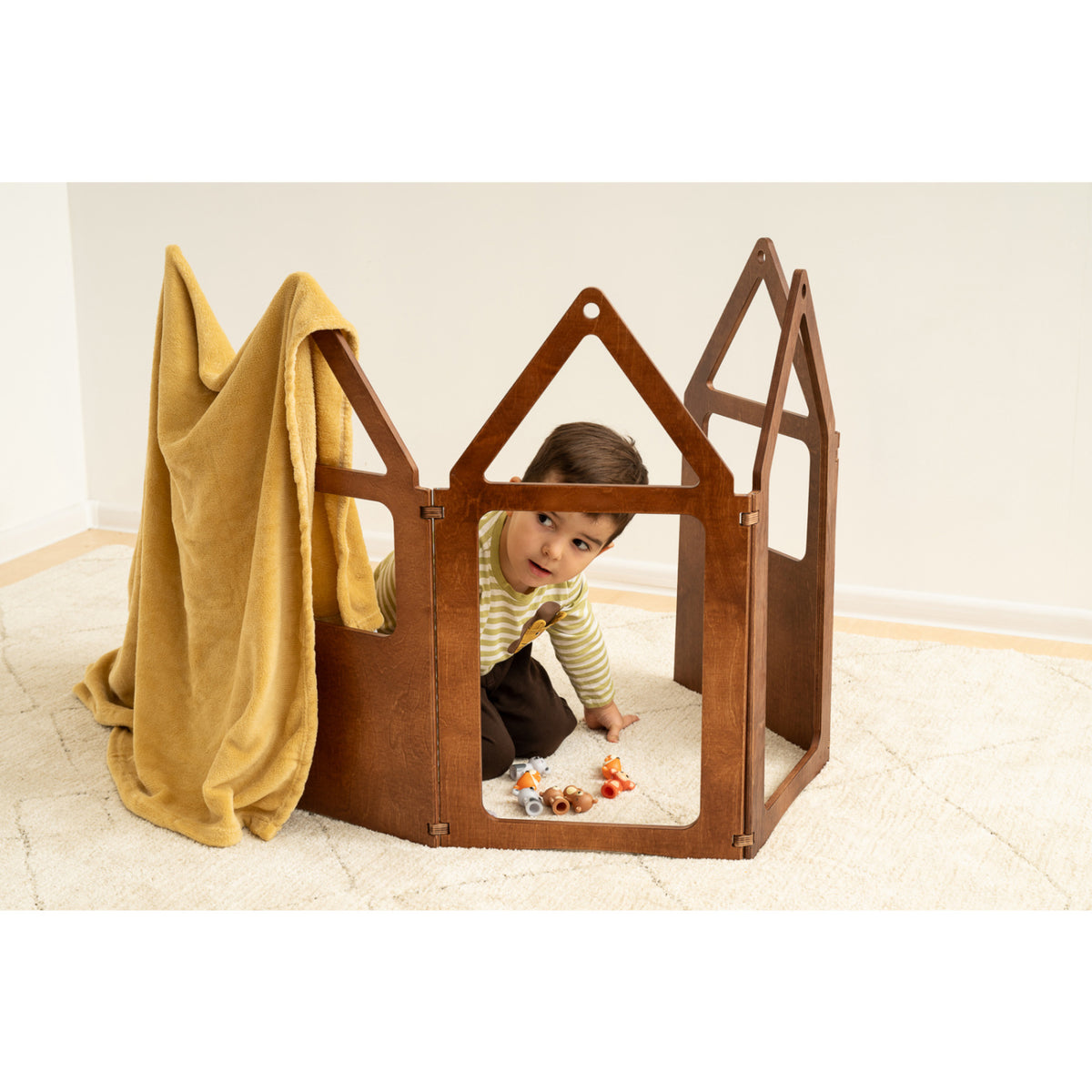 Duck Woodworks Honey Glaze Zig Zag House Plus