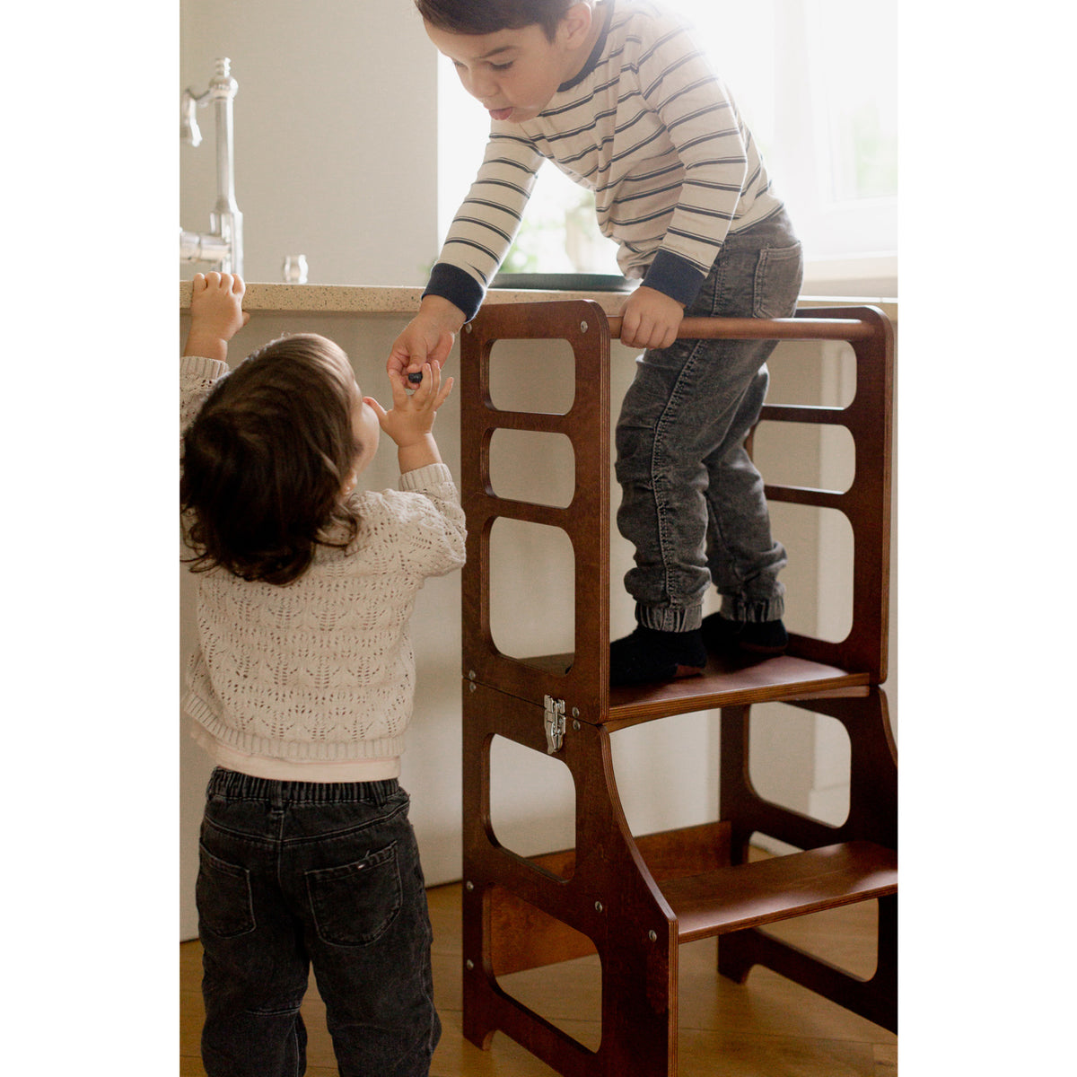 Duck Woodworks Honey Glaze Foldable Tower Stained