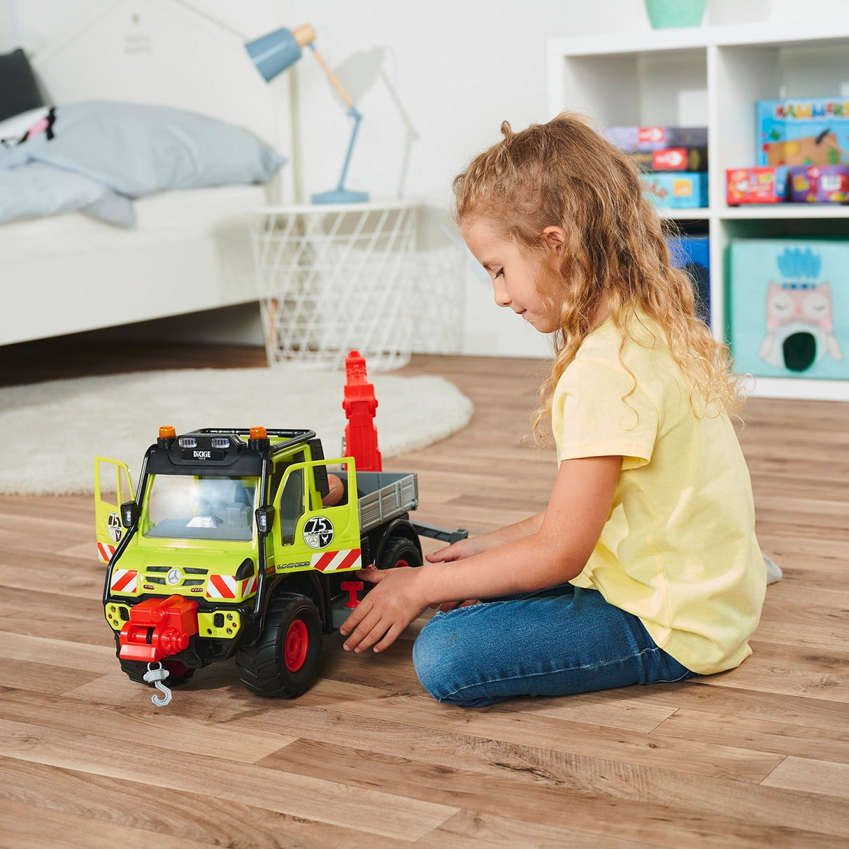 Dickie Toys Mercedes-Benz Unimog U530 Forest Machine