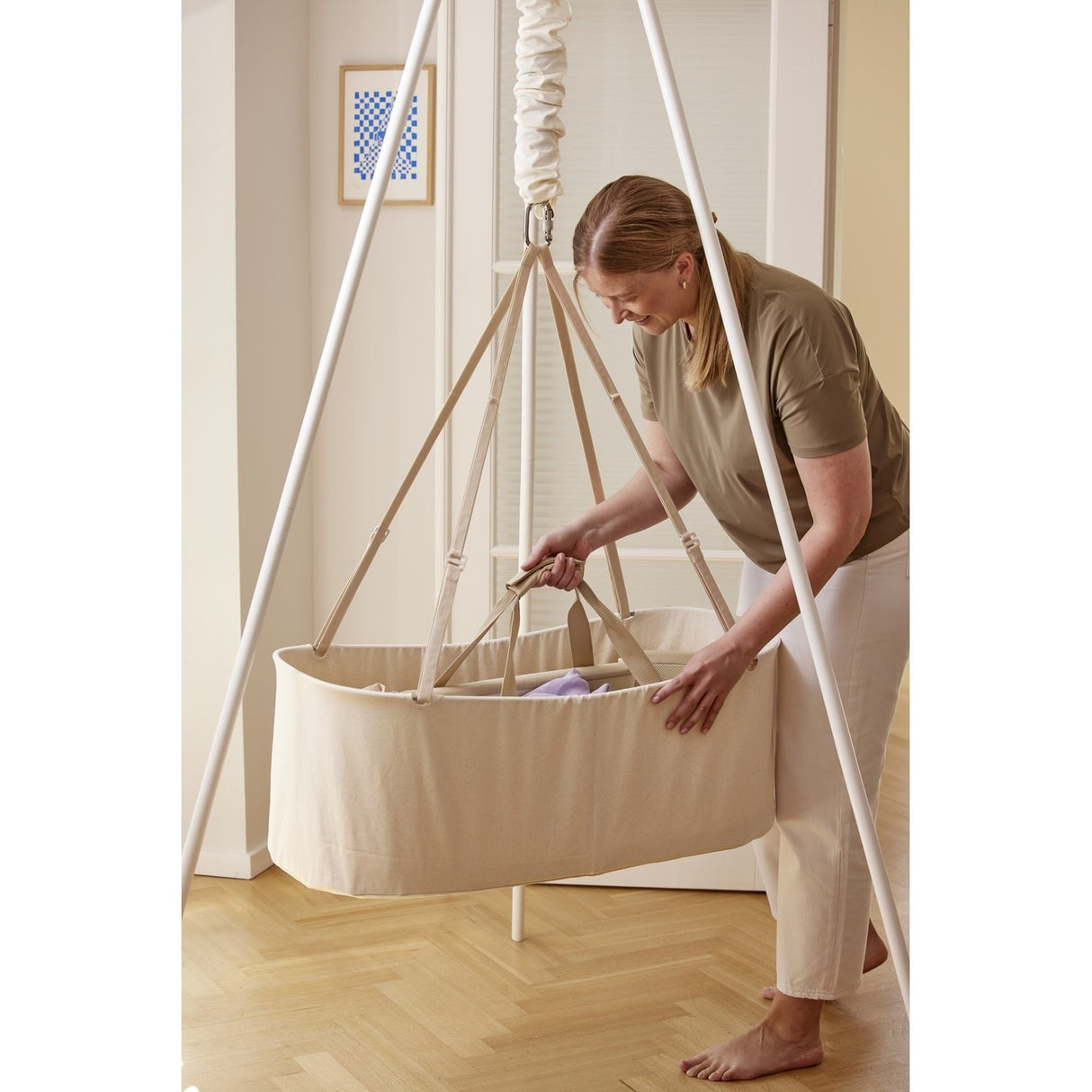 MEMBANTU Nature Baby Cradle