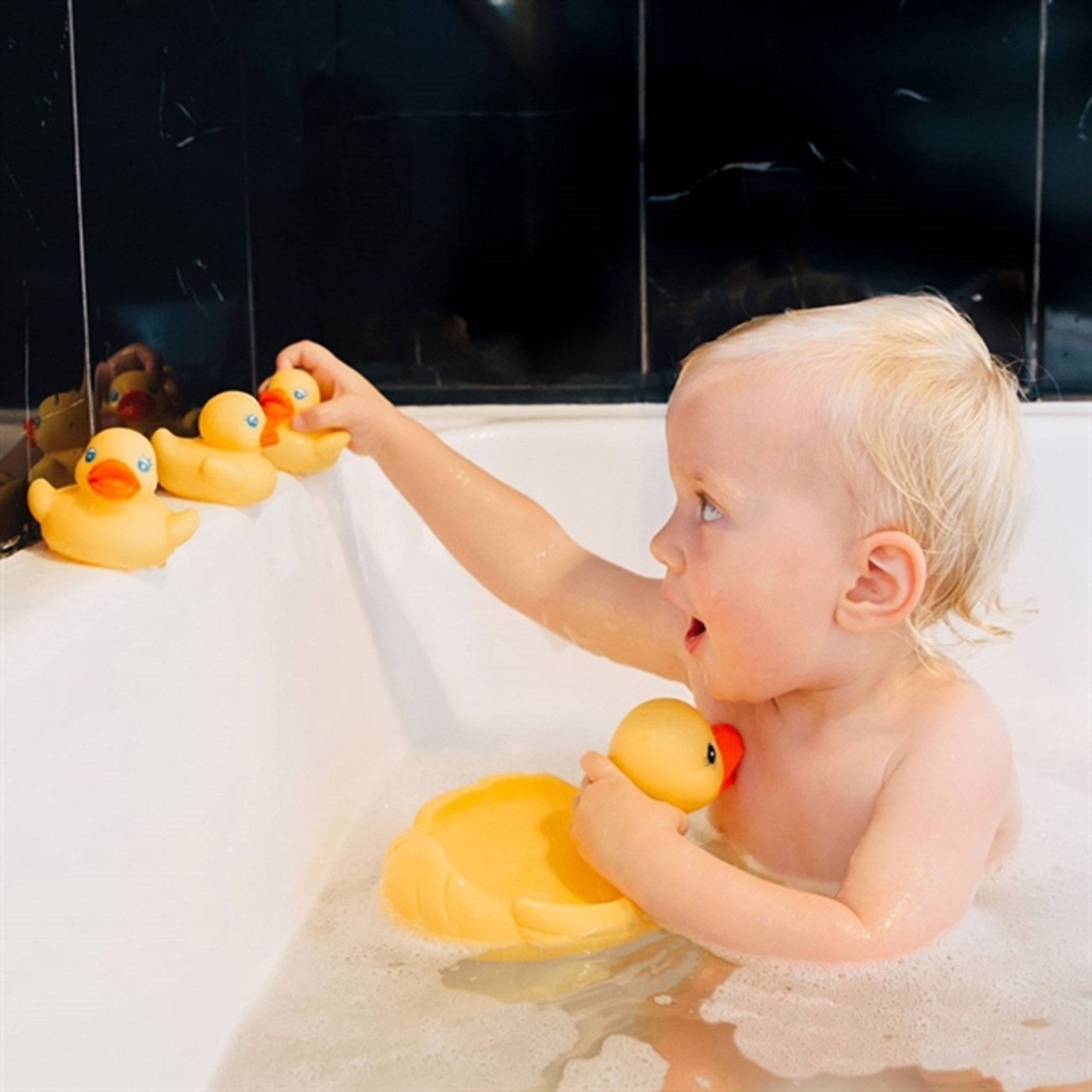 Playgro Duck With Ducklings 4