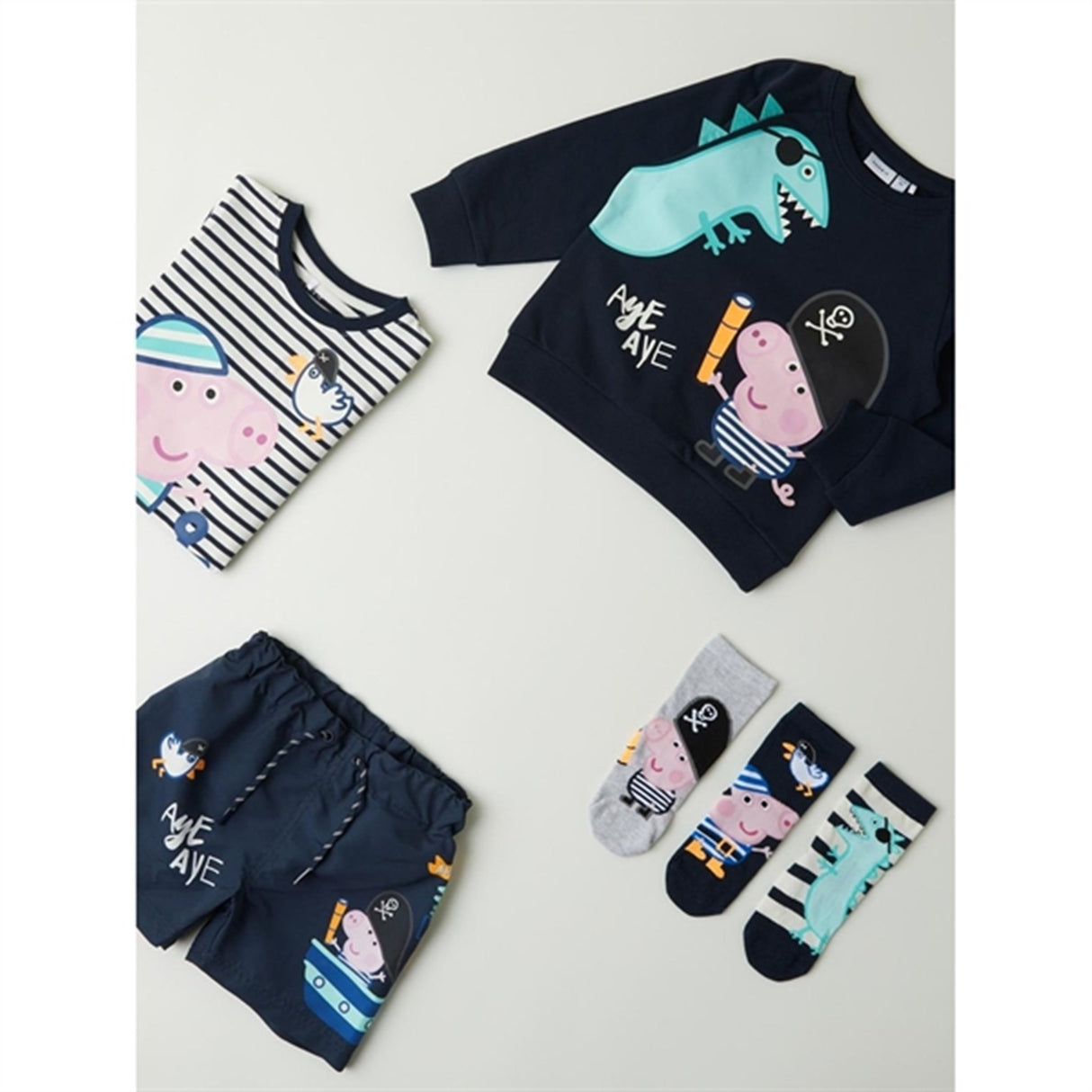 Name it Dark Sapphire Madden Peppa Pig Sweatshirt