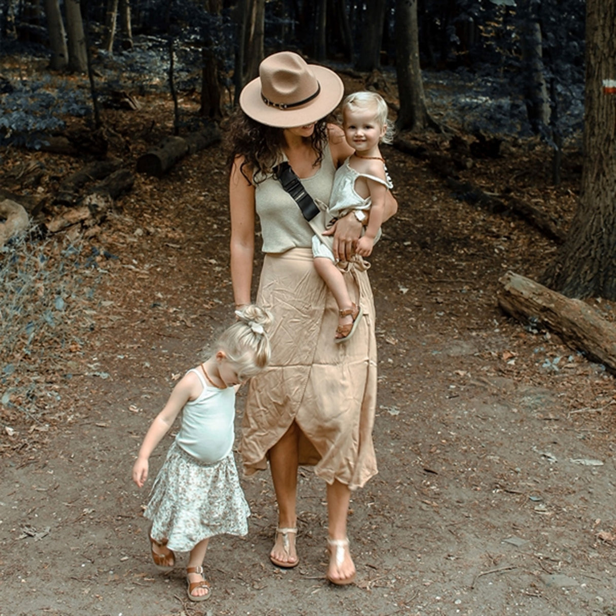 Wildride The Toddler Swing Carrier Basic Beige