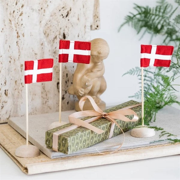 Langkilde & Søn Mini Table Flag w. Dannebrog Flag - 15 cm