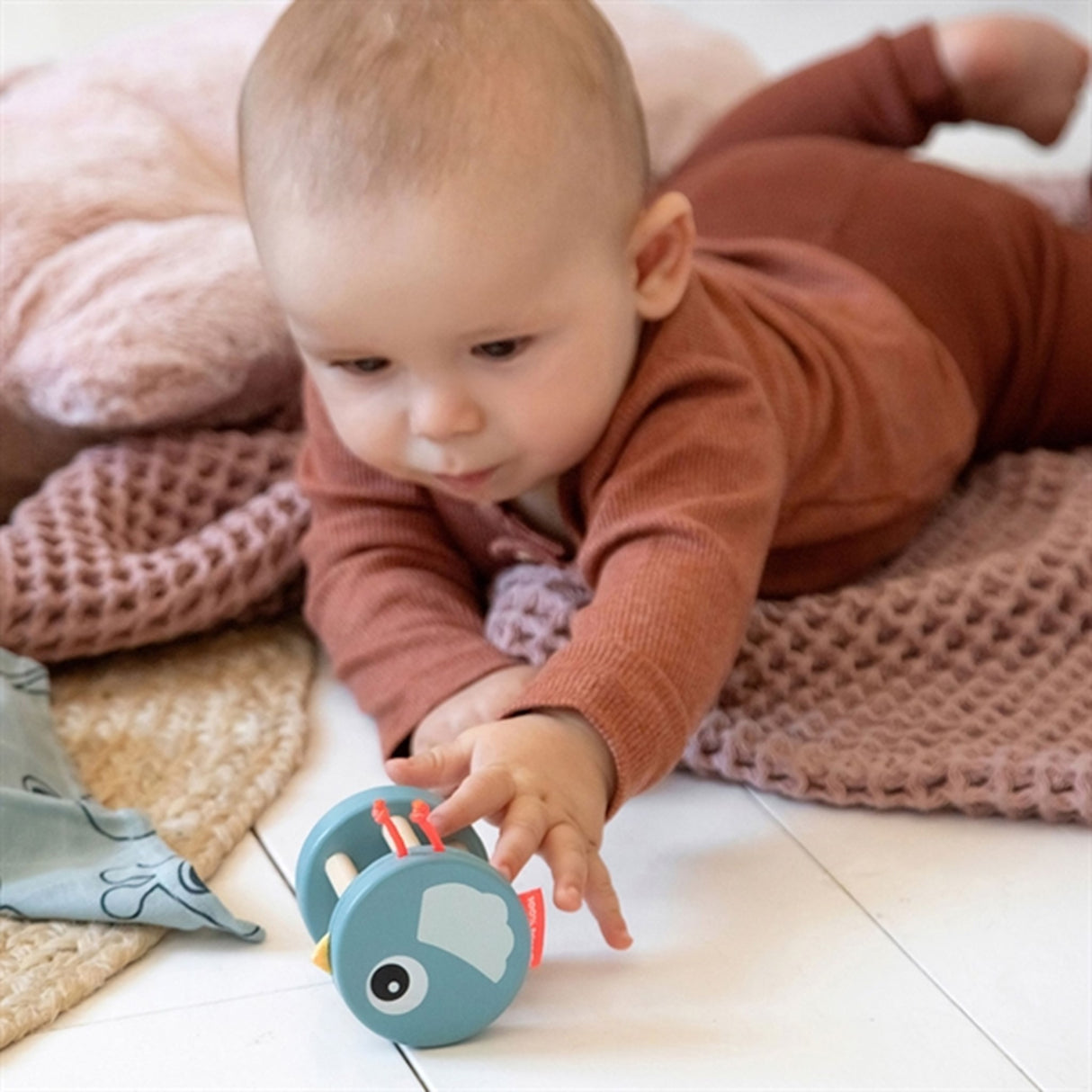 Done by Deer Wooden Rattle Birdee Blue