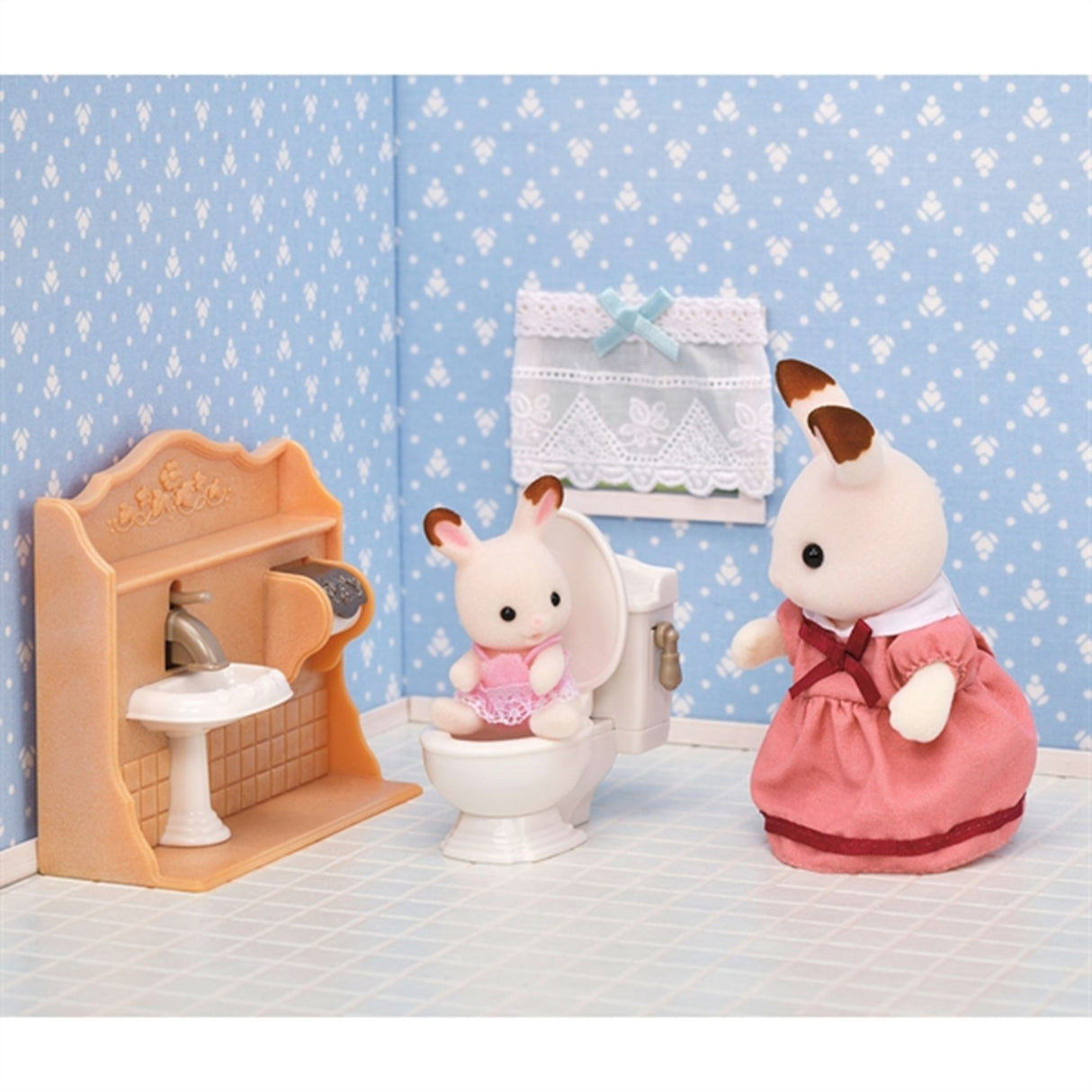 Sylvanian Families® Playful Starter Furniture Set