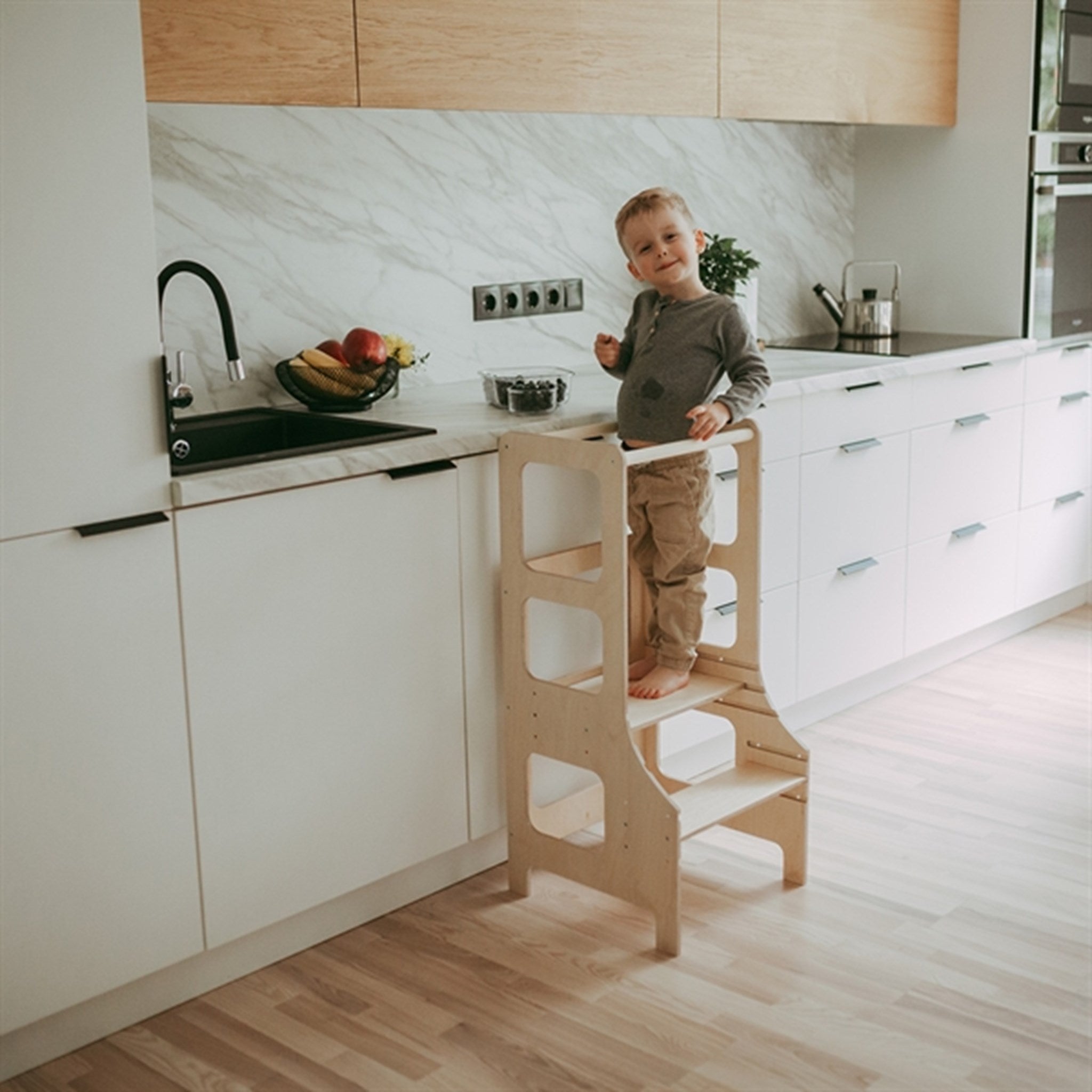 Duck Woodworks Adjustable Kitchen Tower Natural 3