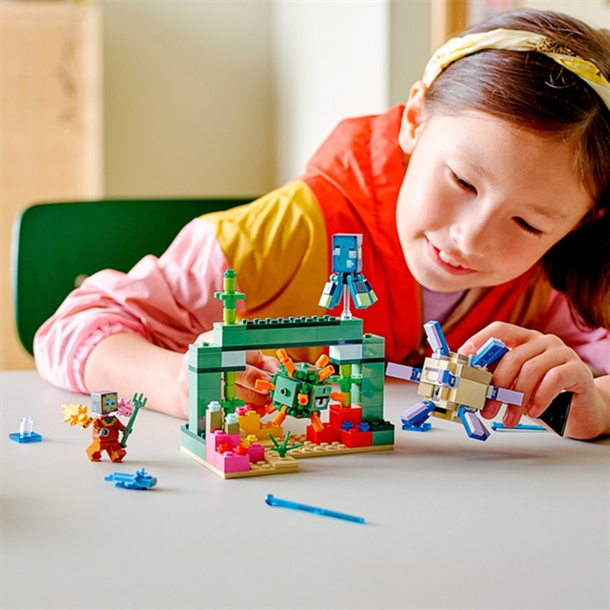 LEGO® Minecraft® The Guardian Battle 2