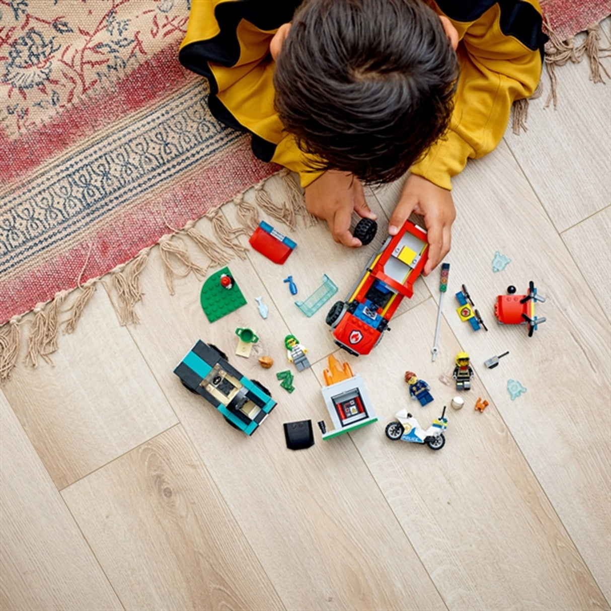 LEGO® City Fire Rescue & Police Chase