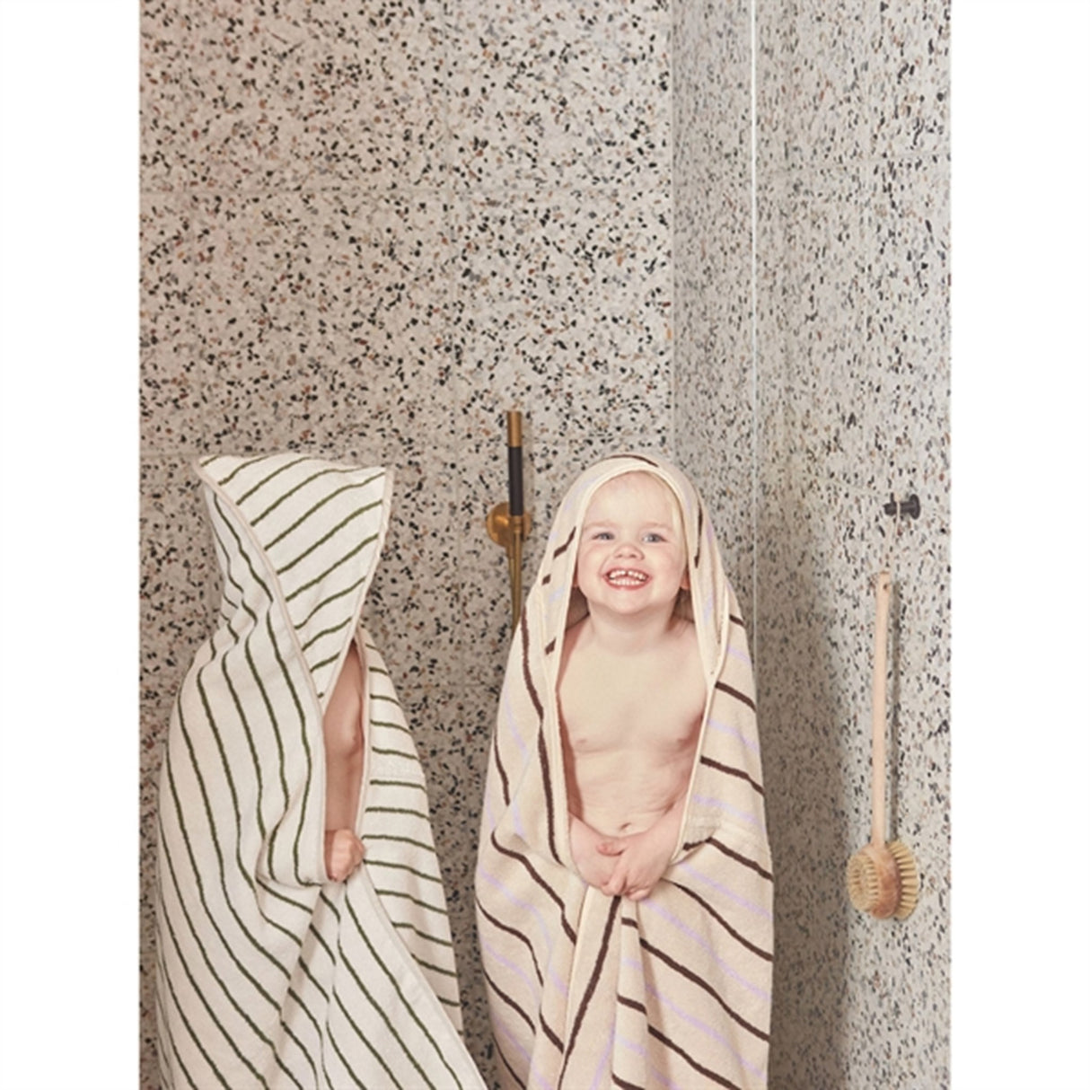 OYOY Raita Hooded Towel Green / Offwhite