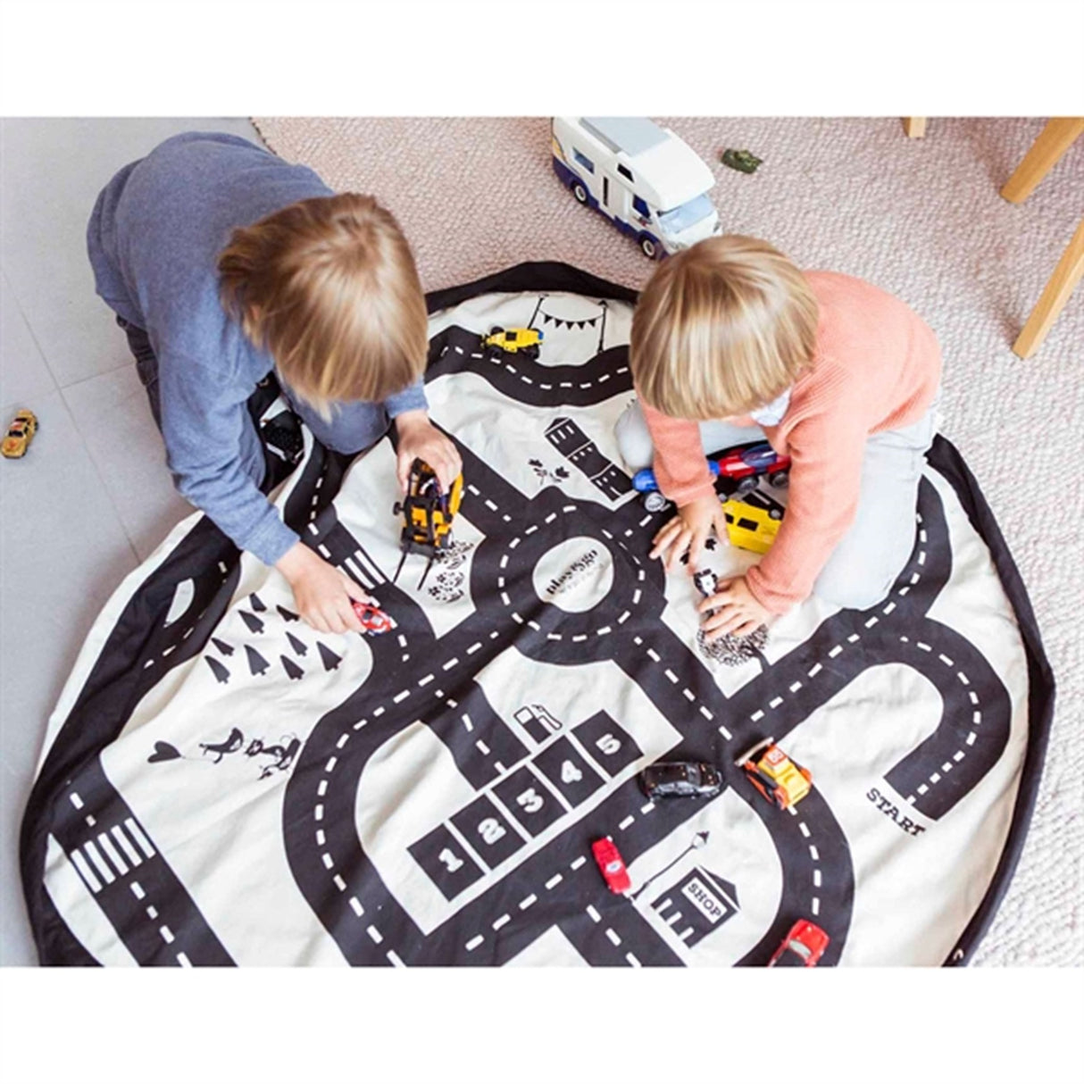 Play&Go 2-in-1 Play Mat Roadmap/Thunderbolt