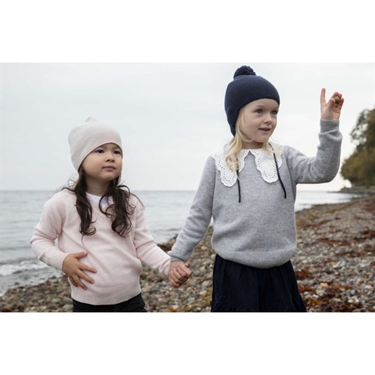 HOLMM Navy Pom Pom Cashmere Knit Hat