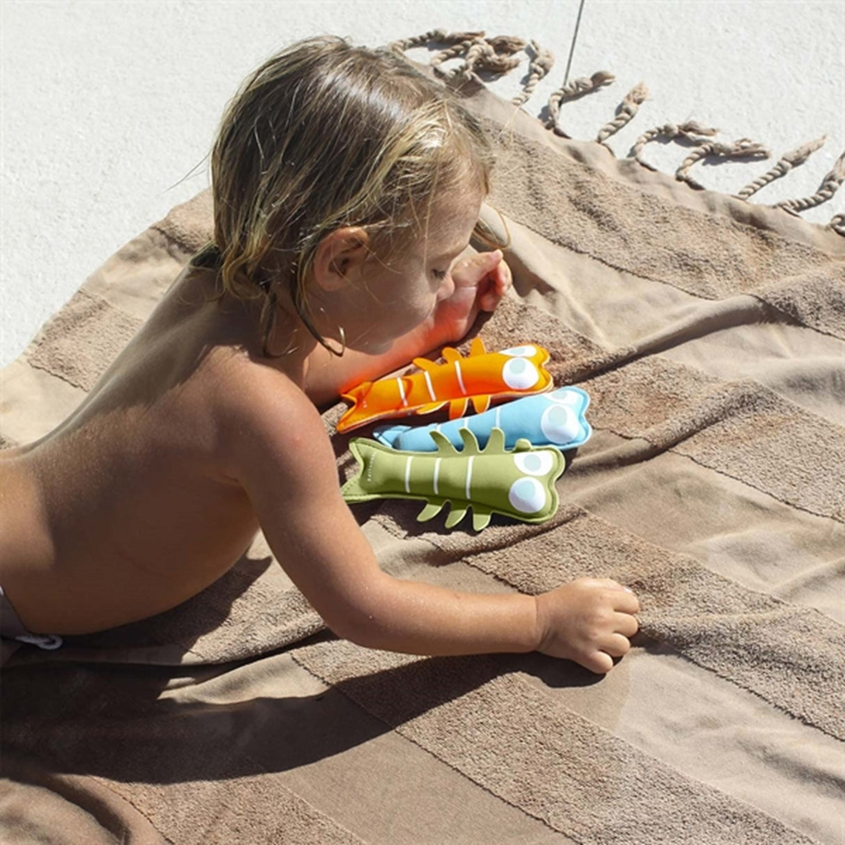 SunnyLife Dive Buddies Sonny the Sea Creature Blue Neon Orange