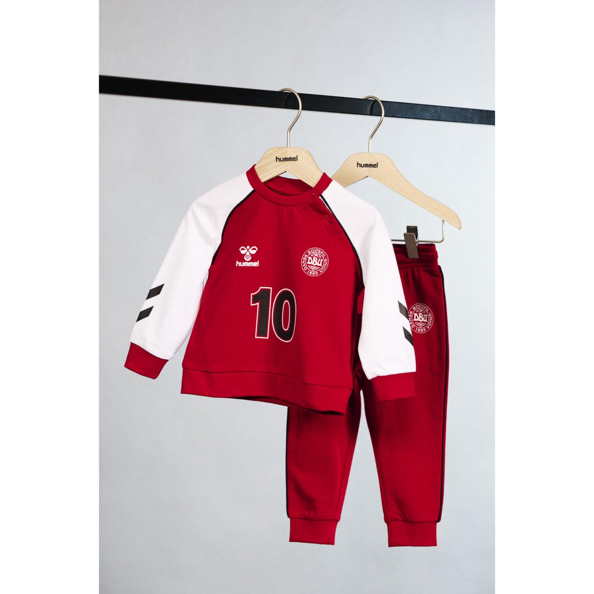 Hummel Chili Pepper DBU Gameday Crewsuit 2