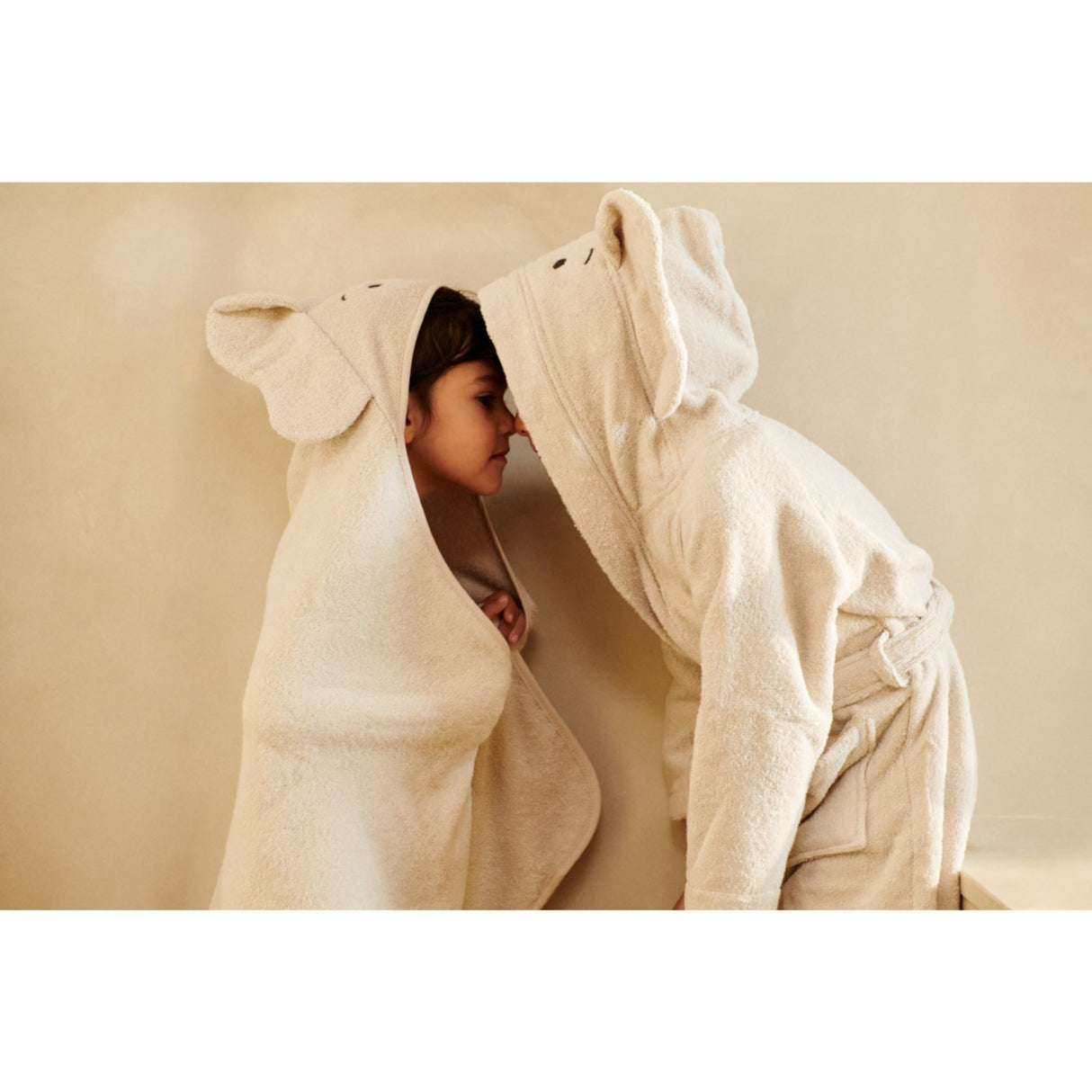 LieWood Sandy Lily Elephant Bathrobe 3