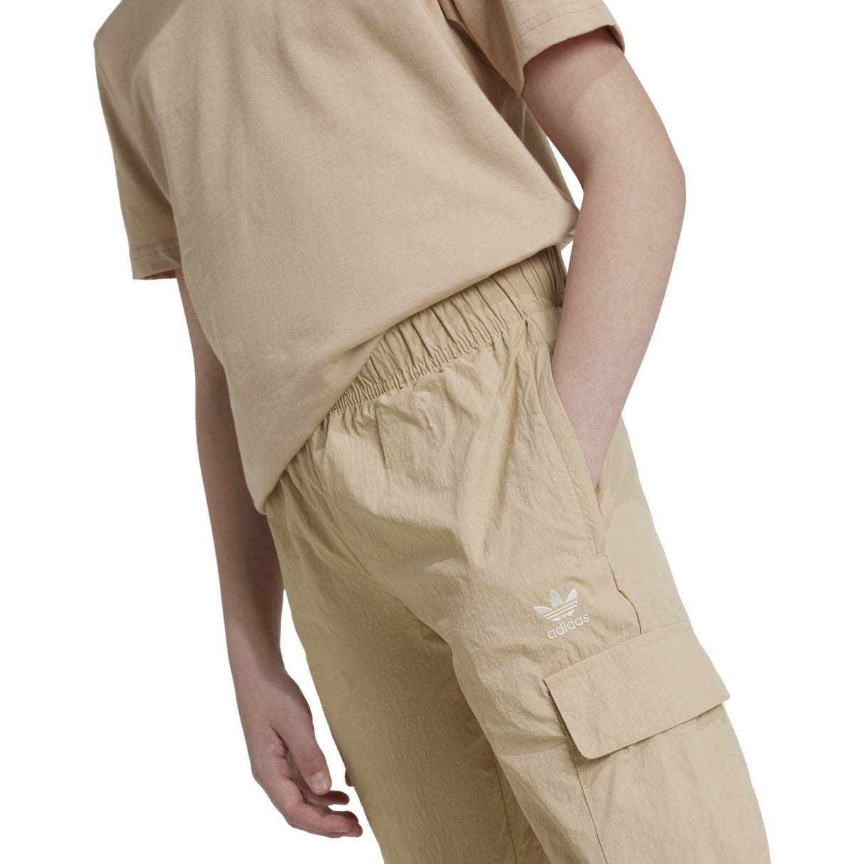 adidas Originals Magbei Cargo Sweatpants 4