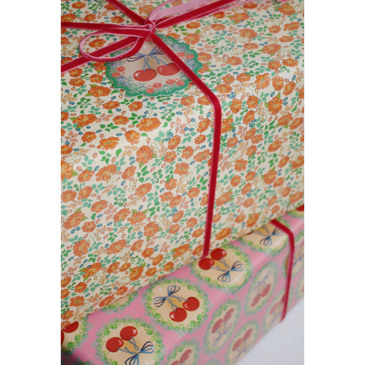 Konges Sløjd Cherry Bow/Kaluka Wrapping Paper Fsc