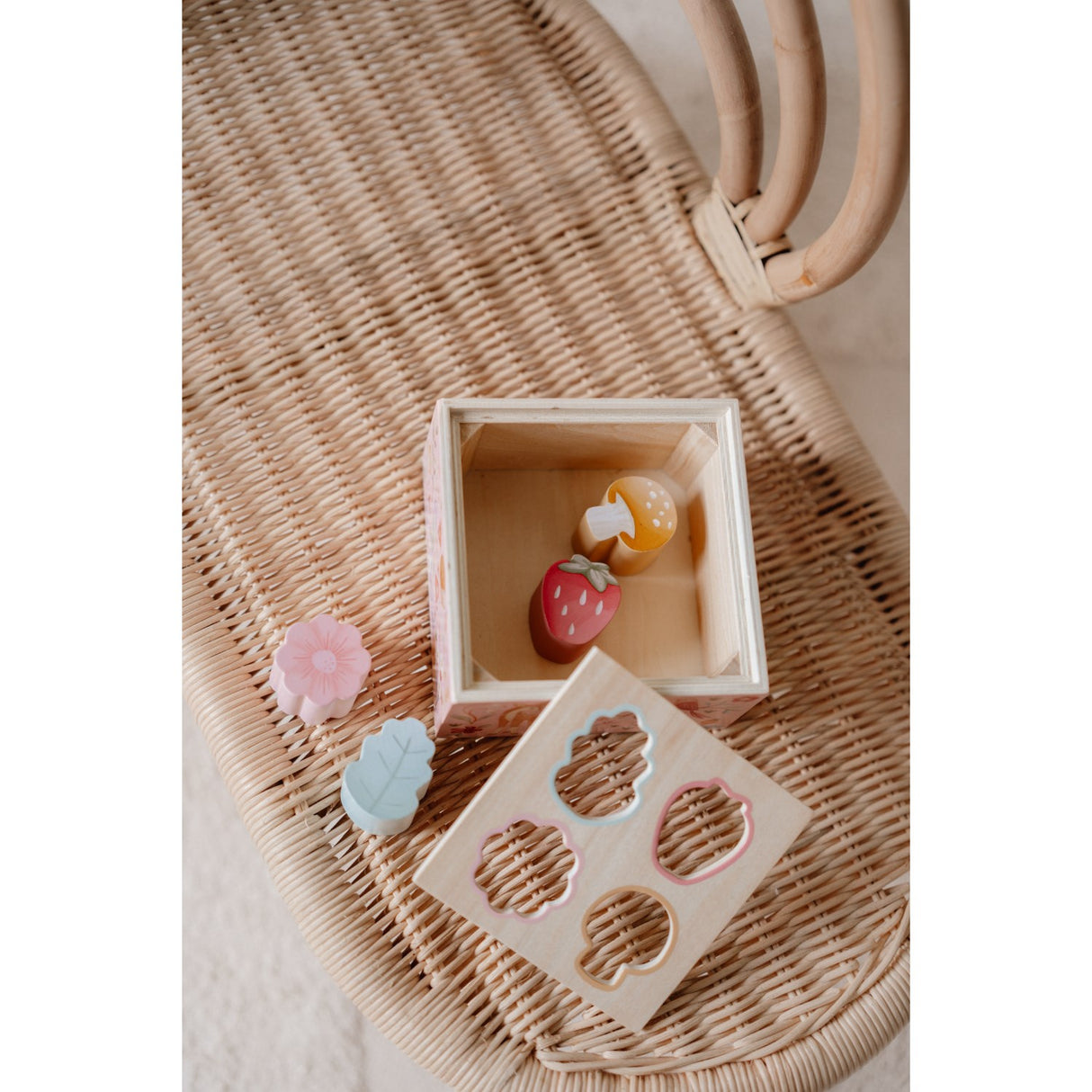 Little Dutch Fairy Garden Pink Shape Sorter