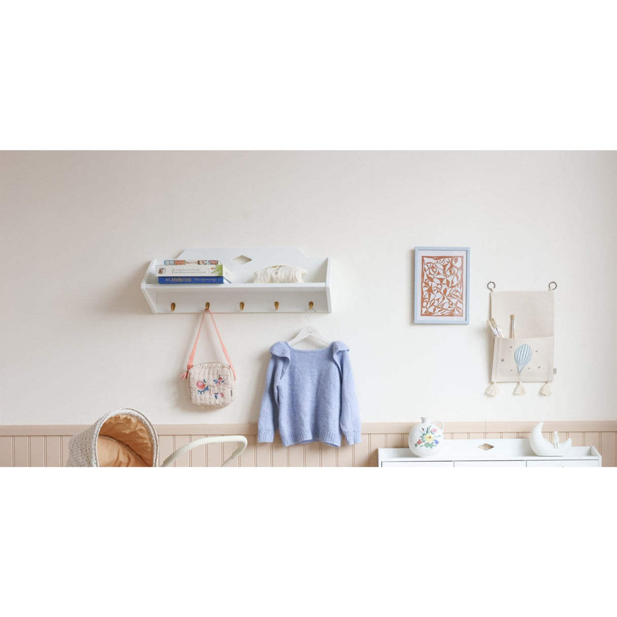 Cam Cam Copenhagen White Luca Shelf With hooks