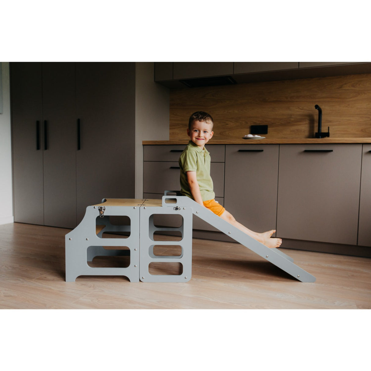 Duck Woodworks Foldable Kitchen Tower w. Slide Grey