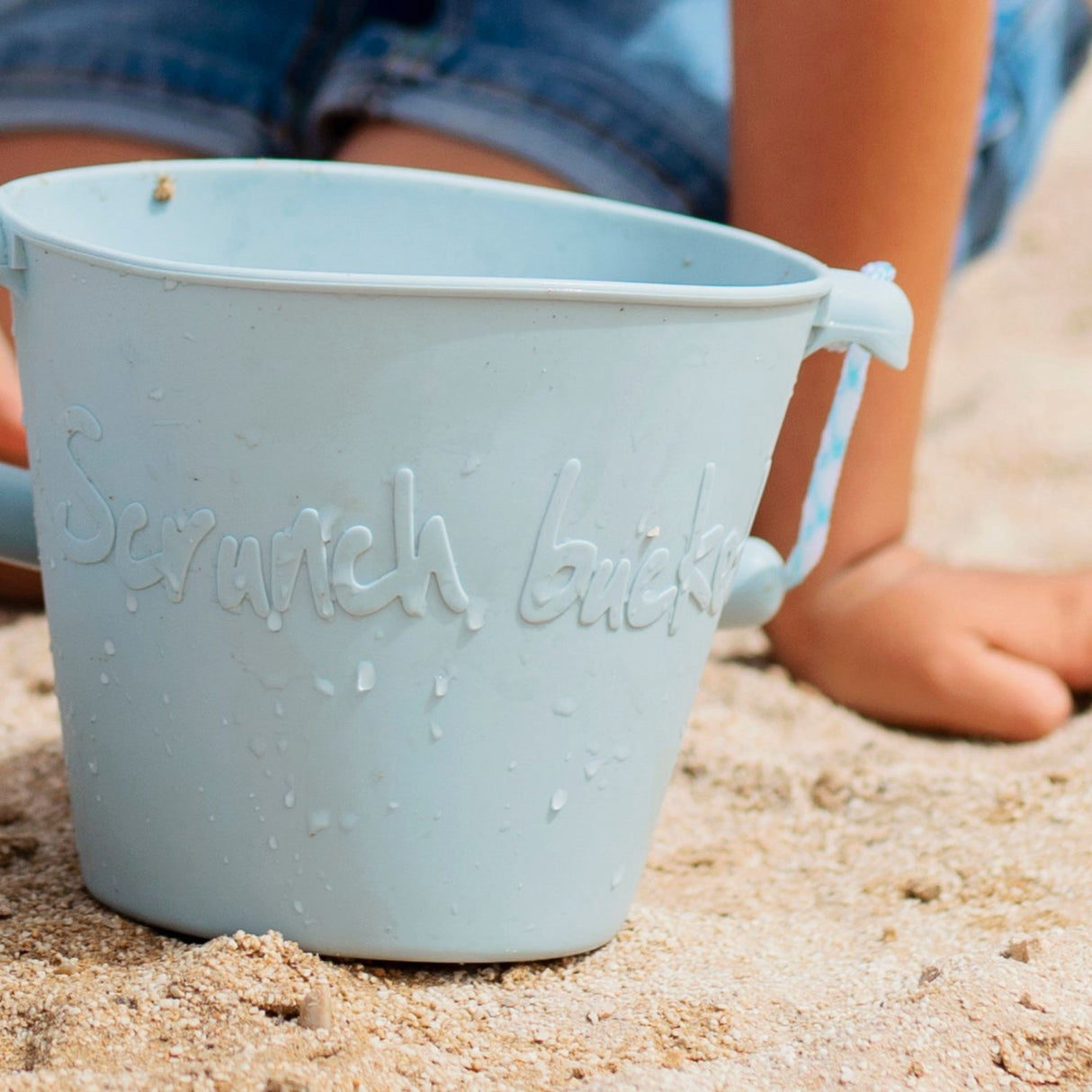 Scrunch & Follow The Duck Duck Egg Blue Bucket And Fishing Net Bundle