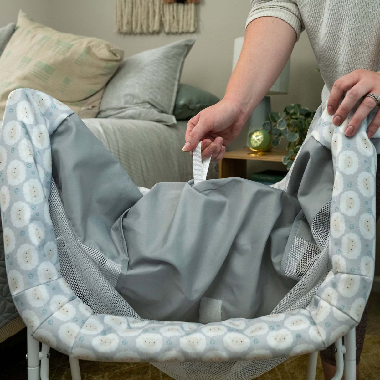 Ingenuity Grey Crib "Soothe & Stow"