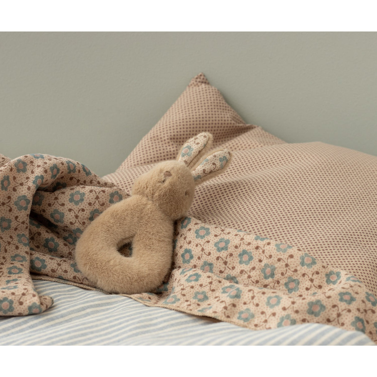 Maileg Rabbit Rattle Set - Cream Peach