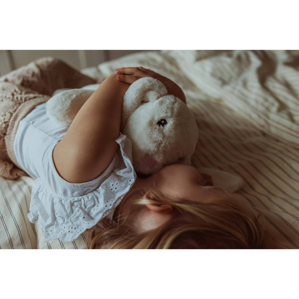 by Astrup Gravitational Animal, Rabbit, 1.2 kg.