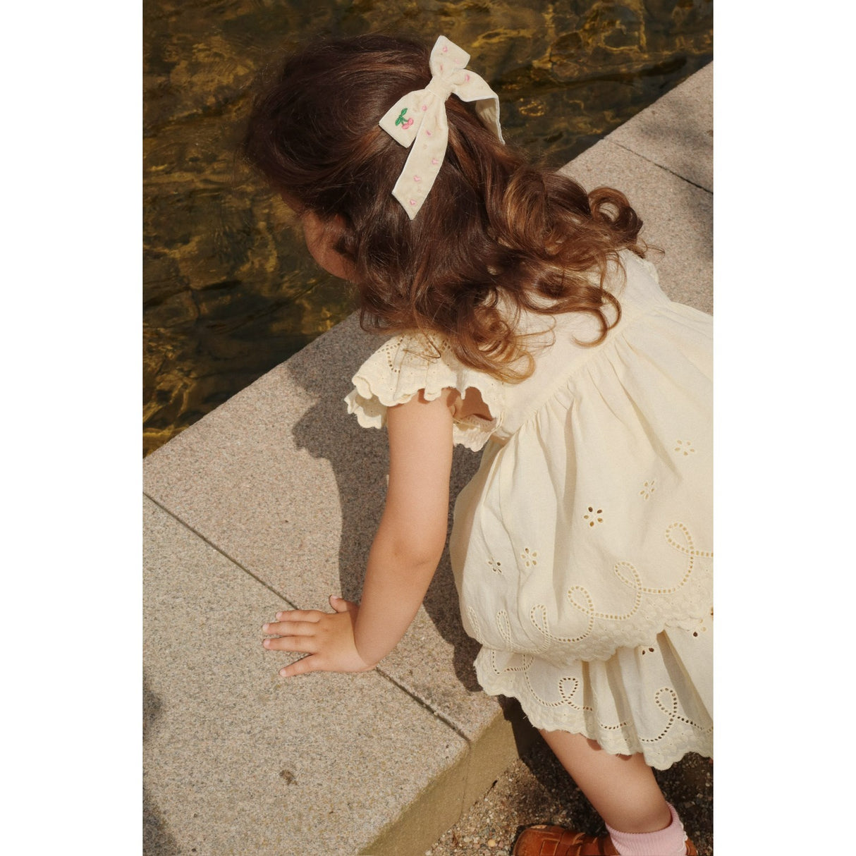 Konges Sløjd Pearled Ivory Velvet Bow Pearly Hair Clip