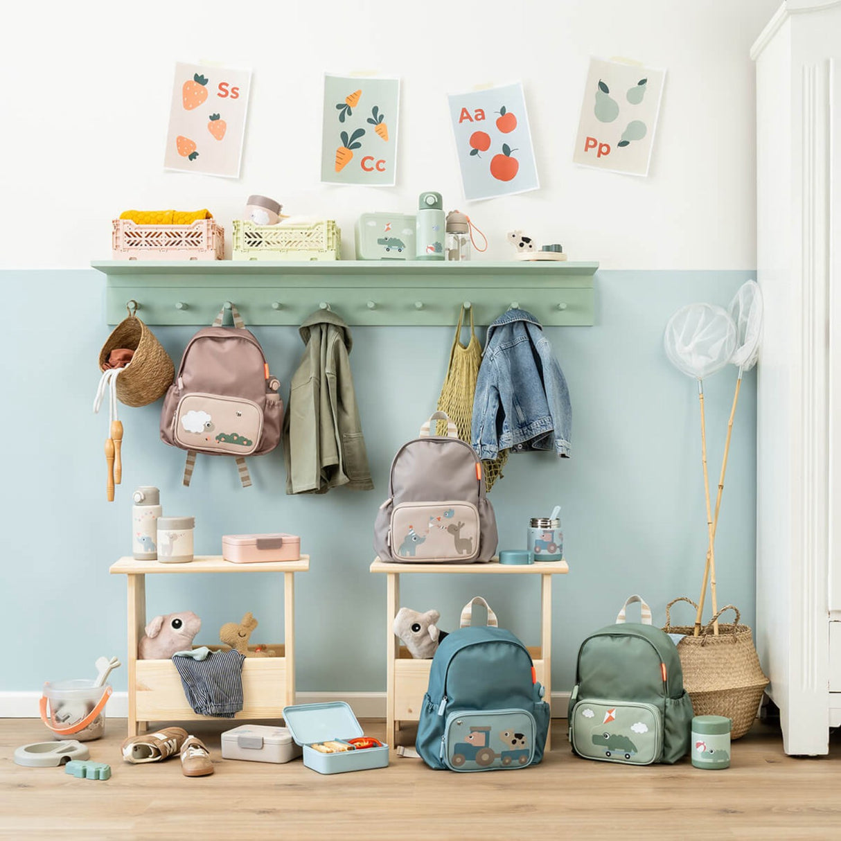 DonebyDeer Green Lunch Box With Divider Playground