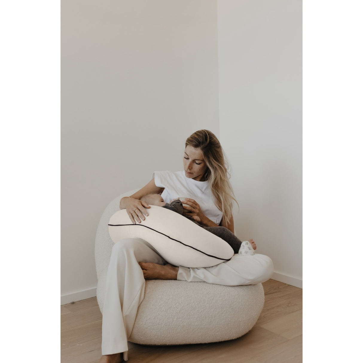 That's Mine X Élhée French Oak Collab Nursing Pillow