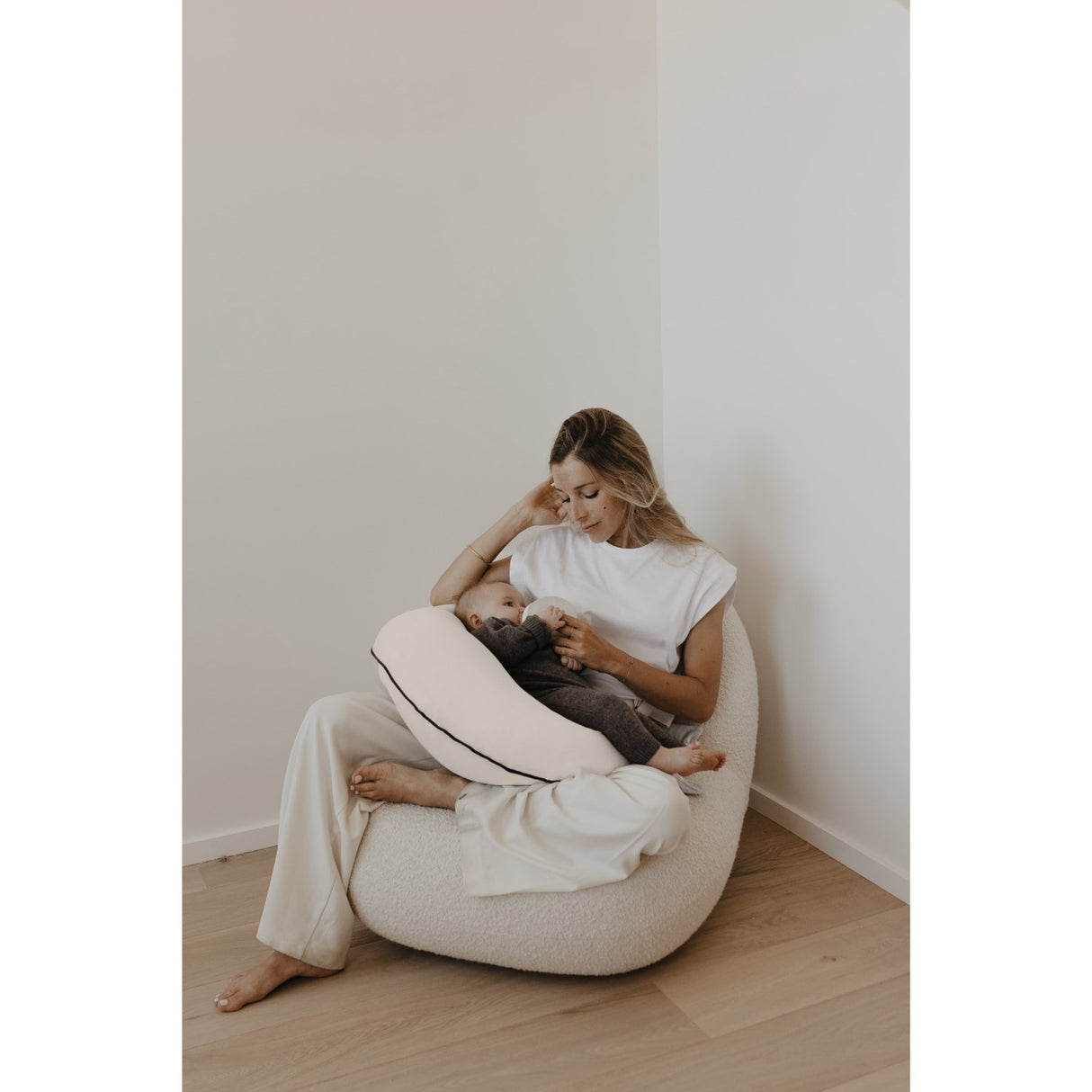 That's Mine X Élhée French Oak Collab Nursing Pillow