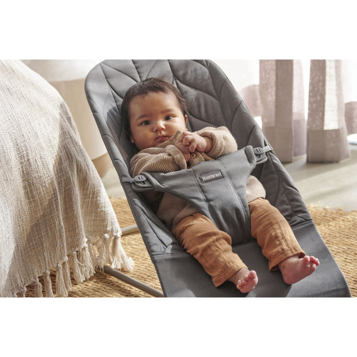 BabyBjörn Anthracite Grey Bouncer Bliss - Woven, Flower Leaf Quilt