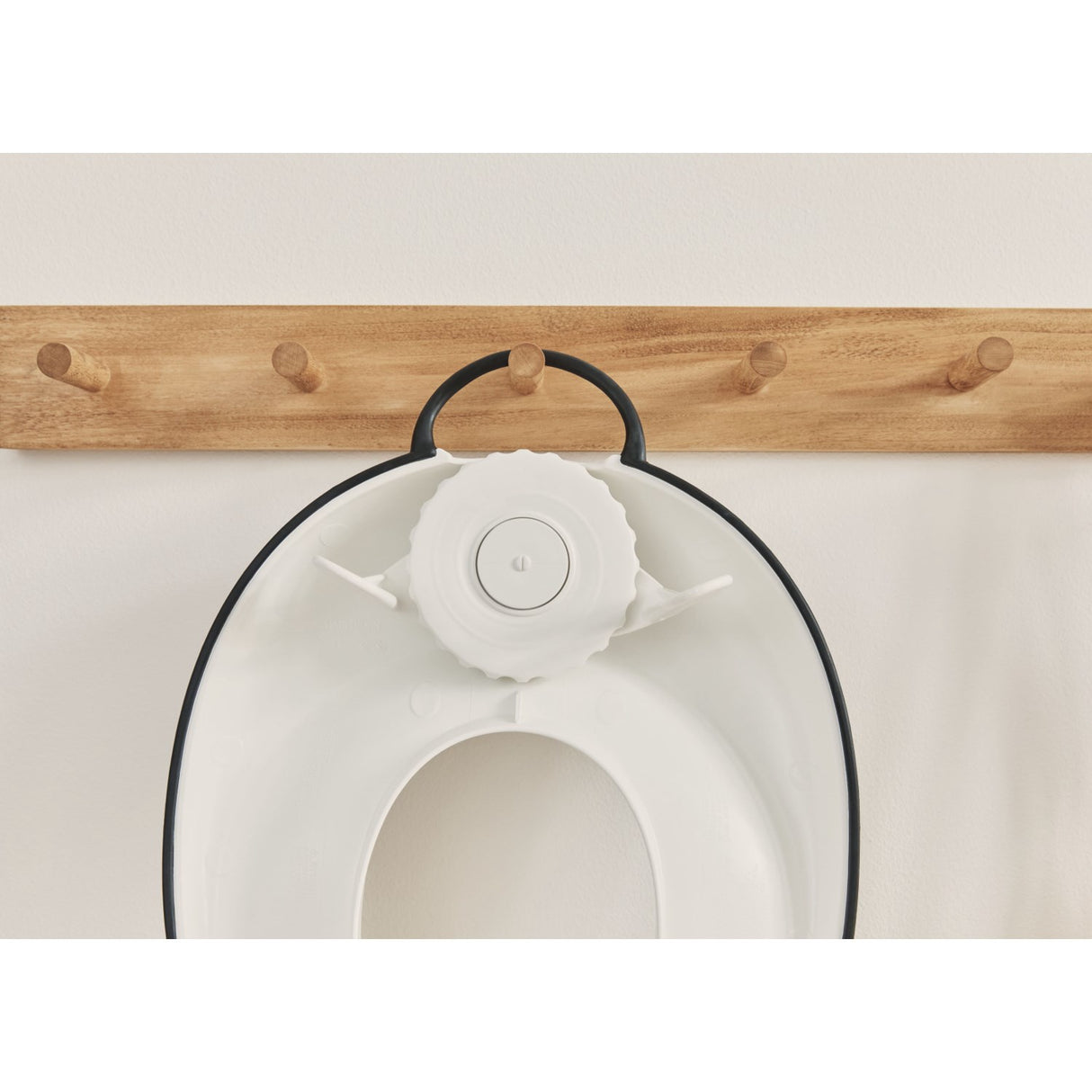 BabyBjörn White/Black Training Seat