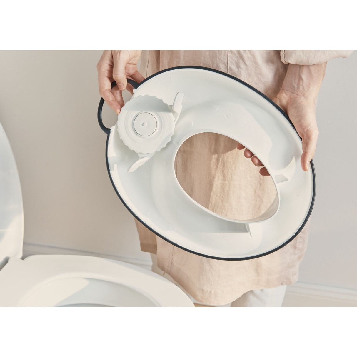 BabyBjörn White/Black Training Seat