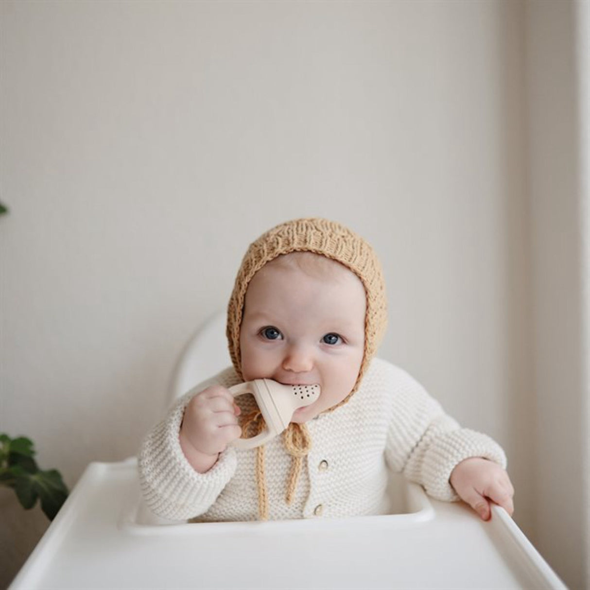 Mushie Shifting Sand Silicone Fresh Food Feeder 2-Pack