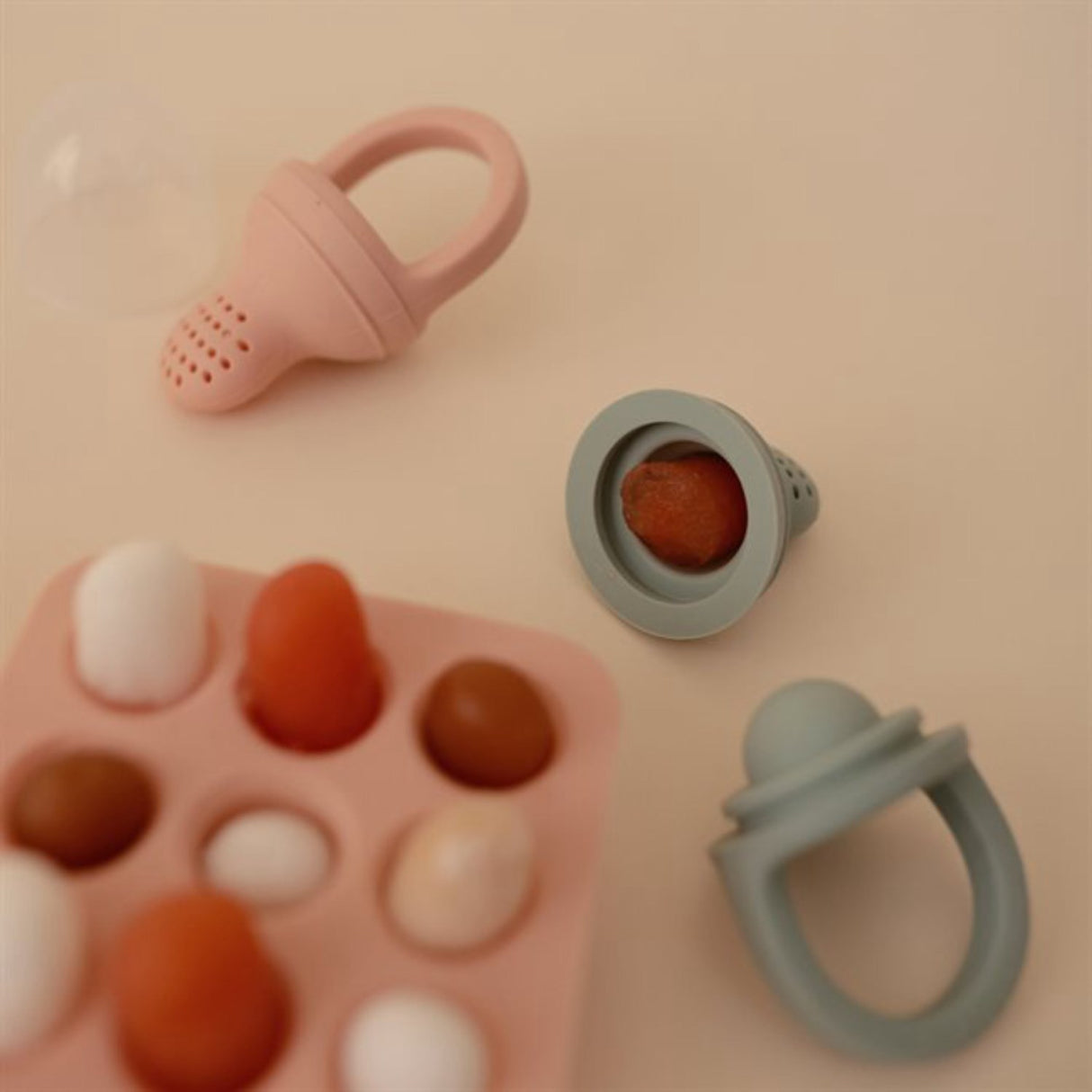 Mushie Blush Fresh Food Feeder Freezer Tray