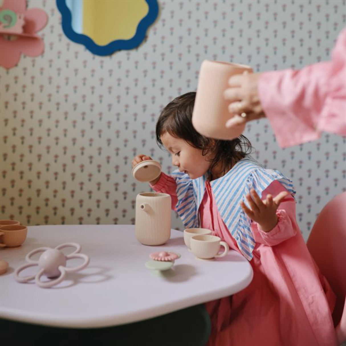 Mushie Shifting Sand Silicone Play Tea Set