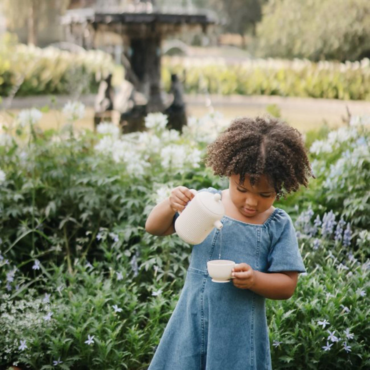 Mushie Shifting Sand Silicone Play Tea Set